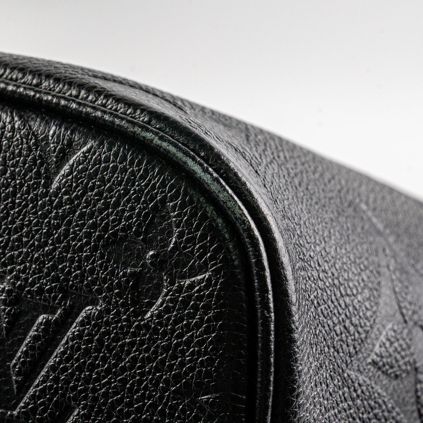 Louis Vuitton Neverfull MM Black