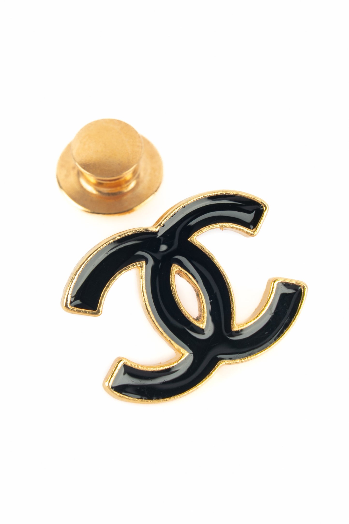 Broche / pins Chanel 2002