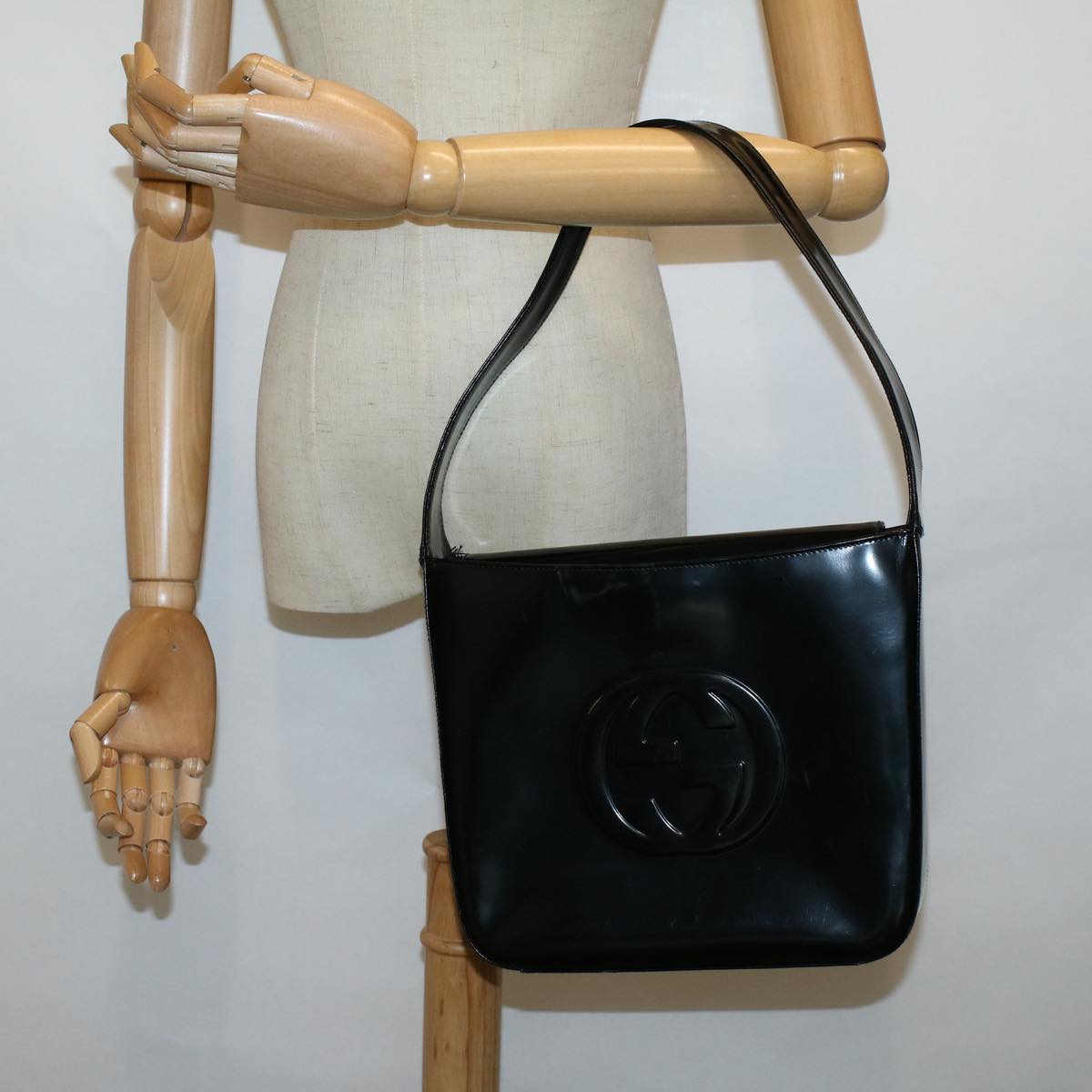 GUCCI Shoulder Bag Patent leather Black ac2278
