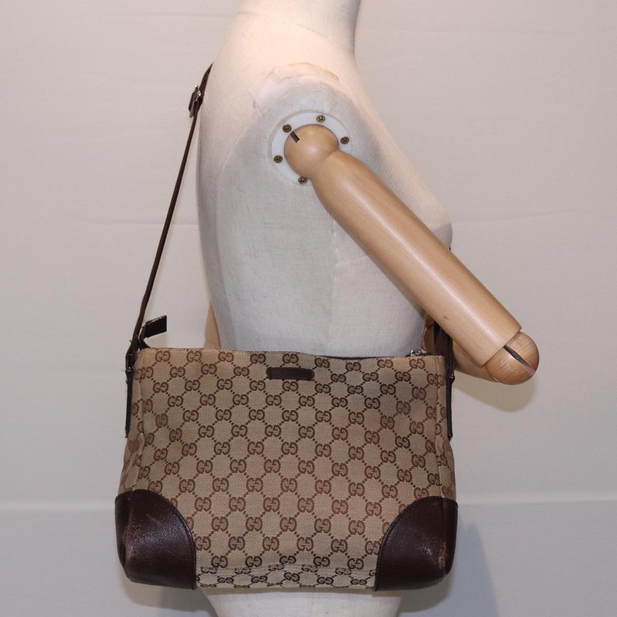 GUCCI GG Canvas Shoulder Bag Beige 114273 ac3058