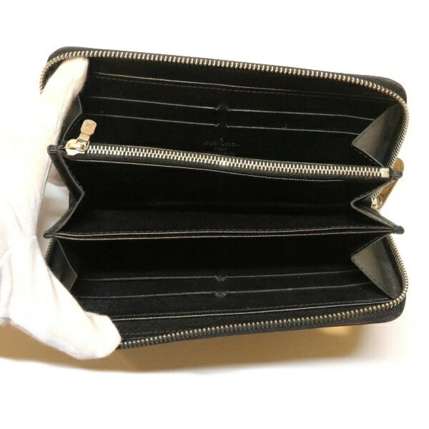 Louis Vuitton Zippy Wallet Leather Wallet ()