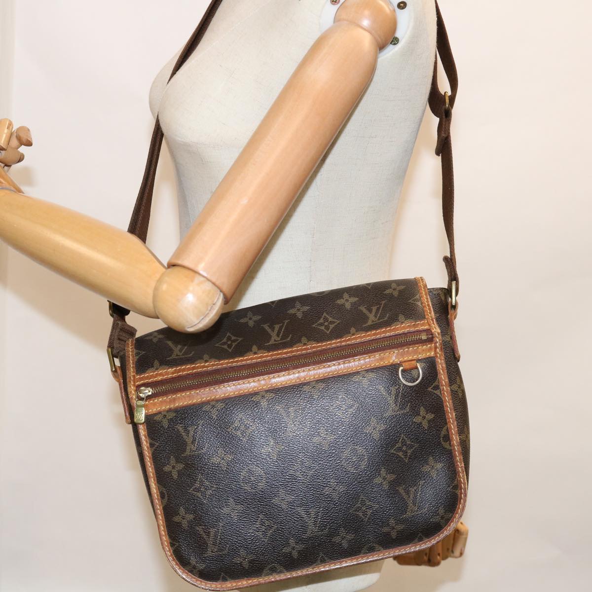 LOUIS VUITTON Monogram Messenger Bosphore PM Shoulder Bag M40106 LV bs11562