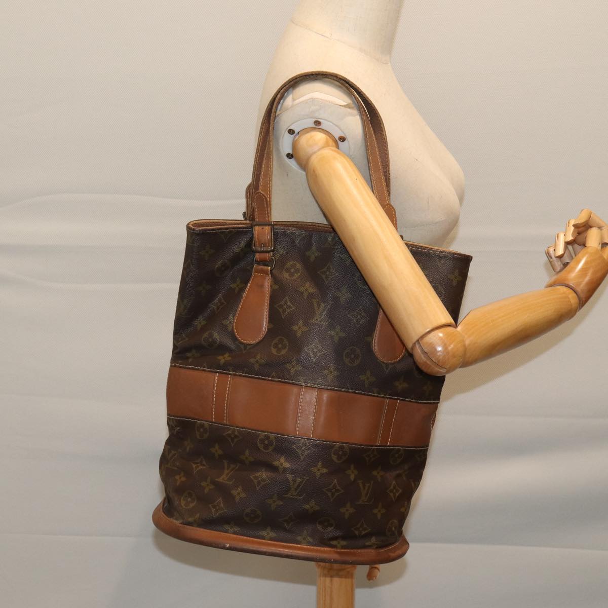 LOUIS VUITTON Monogram Bucket GM Shoulder Bag USA limited T42236 LV bs13581