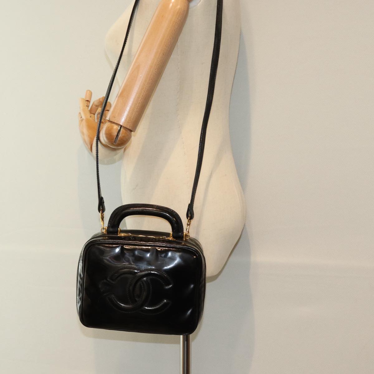 CHANEL COCO Mark Vanity Cosmetic Pouch Enamel Black CC bs16068