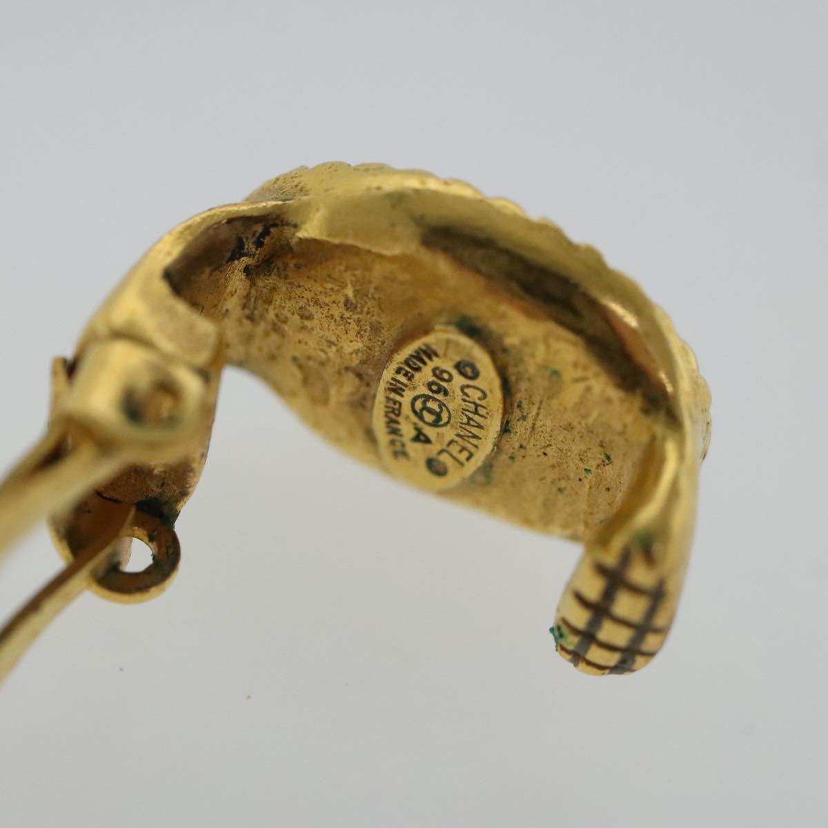 CHANEL Earring metal Gold Tone CC bs19064