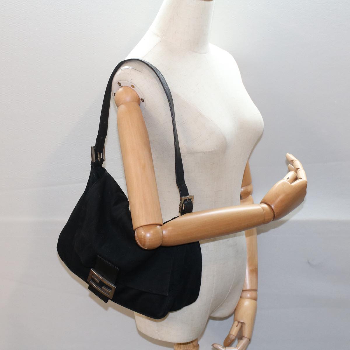 FENDI Mamma Baguette Shoulder Bag Nylon Black 2355 26325 009 bs7910