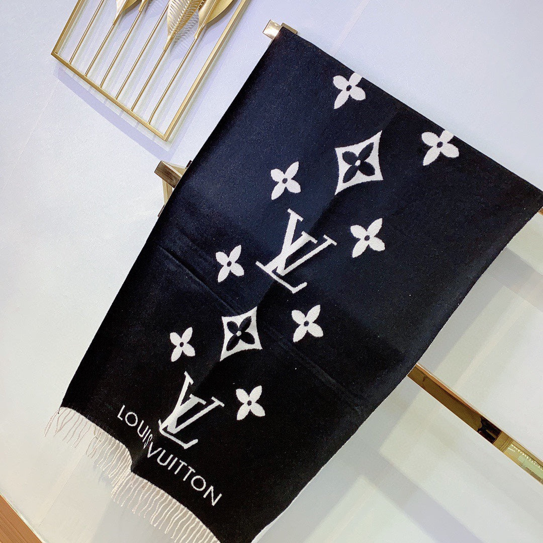 Top Quality LUV Scarf 036