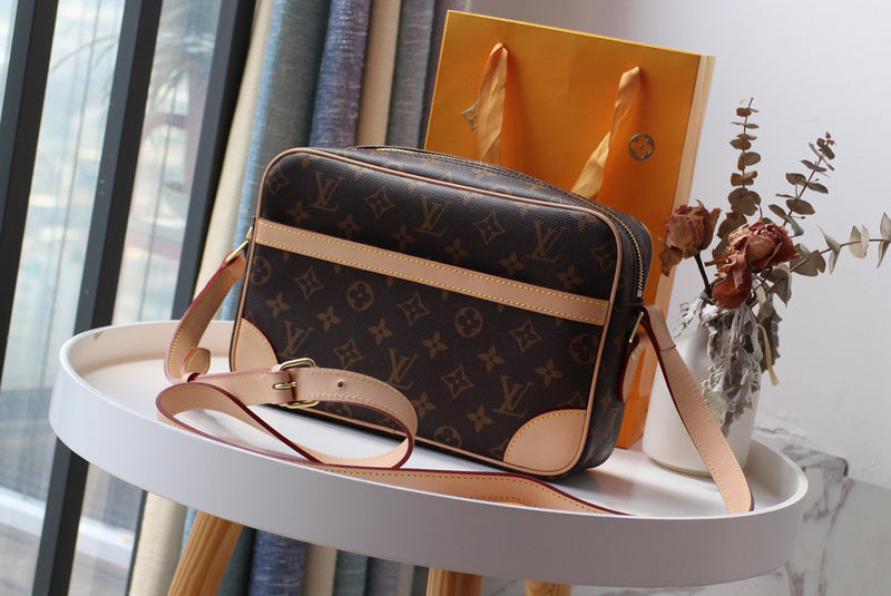 LOV2 Bags - Luxurious Bags 2667