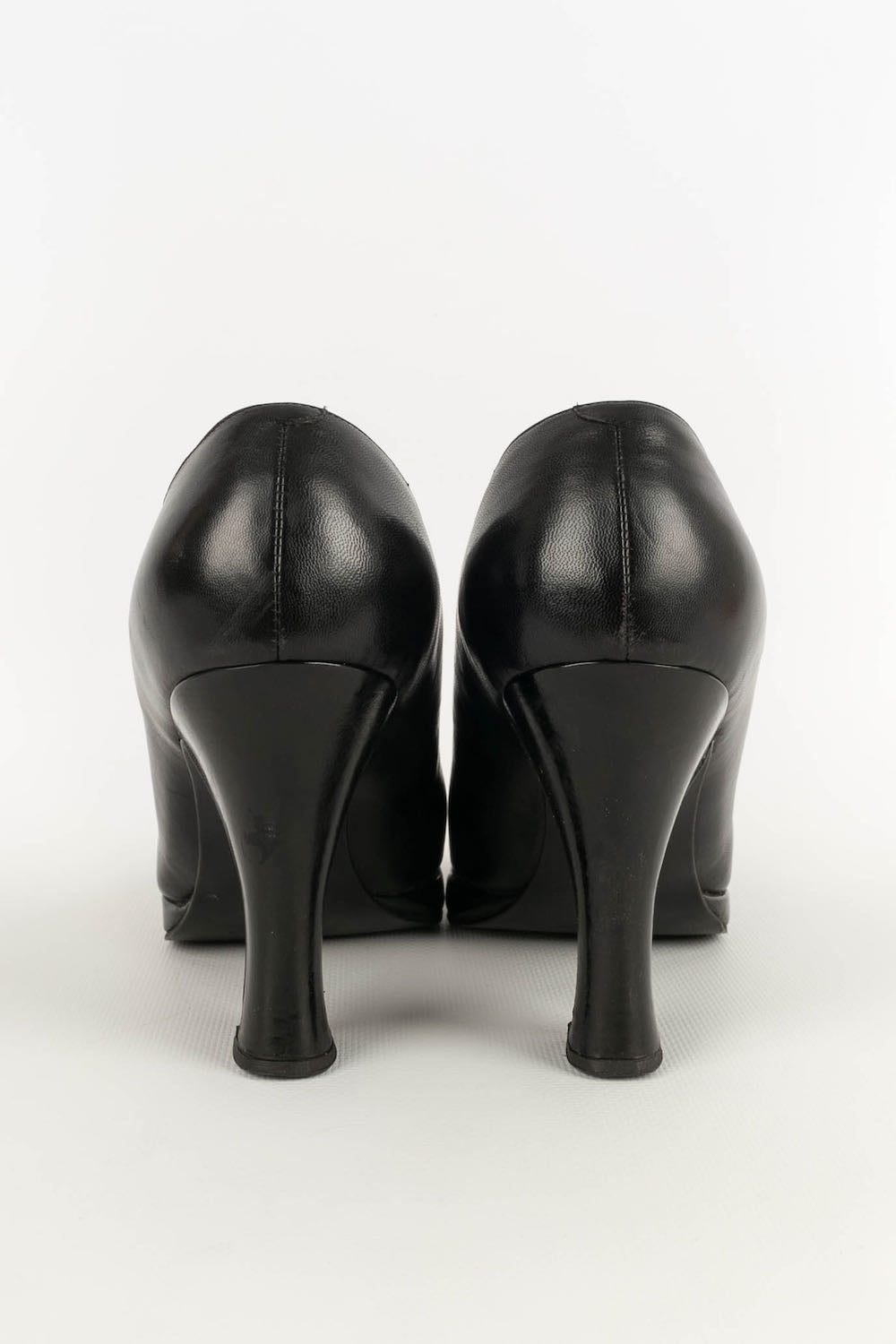 Escarpins en cuir Chanel