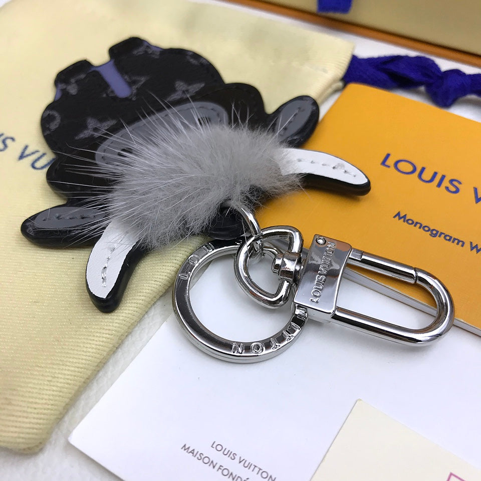 GLM -Top Quality Keychains LUV 081