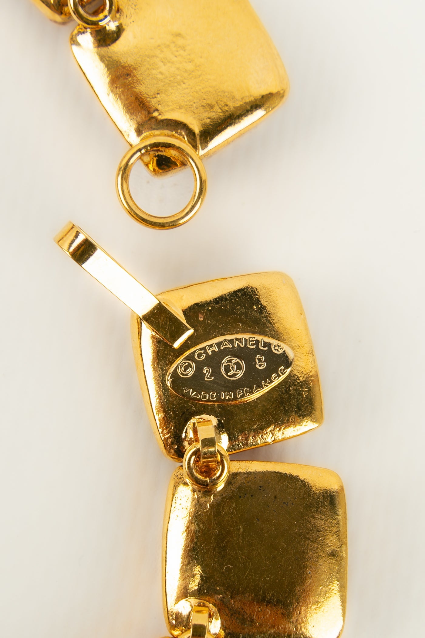 Collier en pâte de verre Chanel 1990s