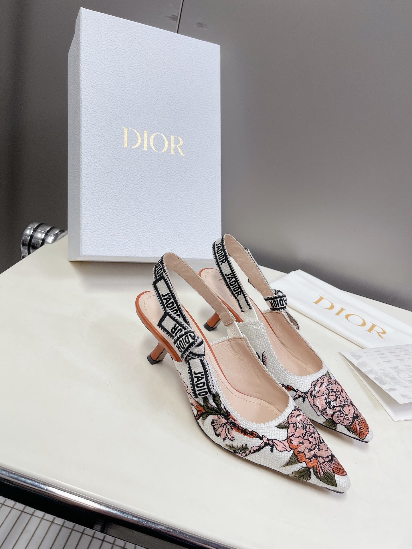 Top Quality DIR HIGH HEELS 001