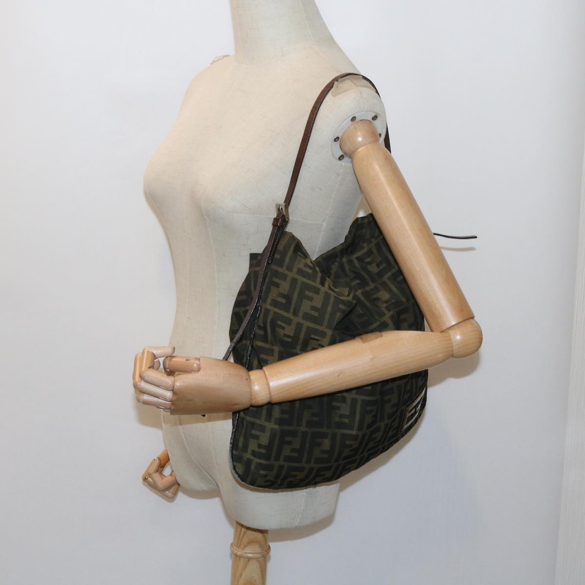 FENDI Zucca Canvas Tote Bag Black Brown 2370 26733 008 ep2728