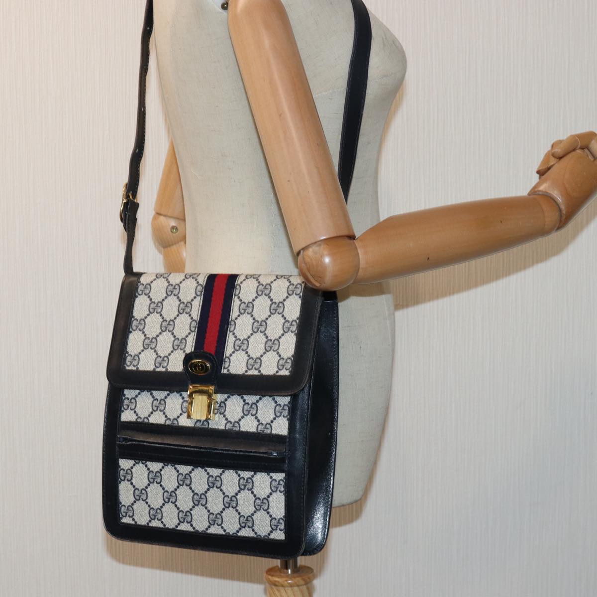 GUCCI GG Supreme Sherry Line Shoulder Bag PVC Navy Red ep4819