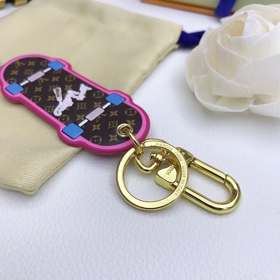 GLM - Top Quality Keychains LUV 019
