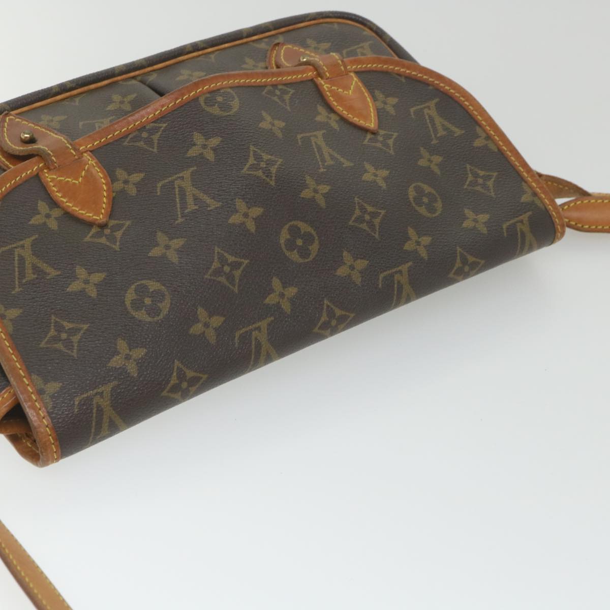 Louis Vuitton Gibeciere Canvas Shoulder Bag ()