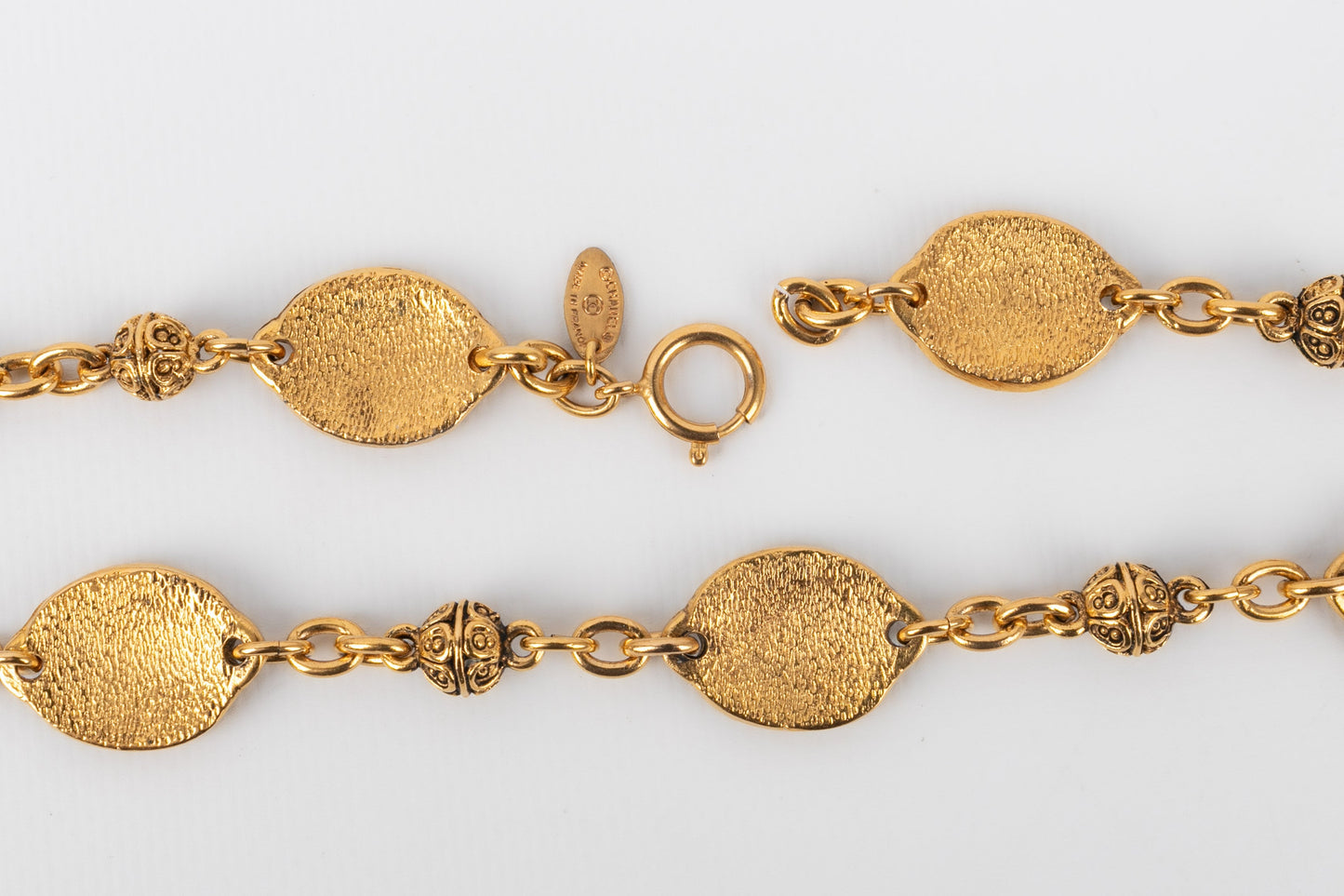 Collier doré Chanel 1980s