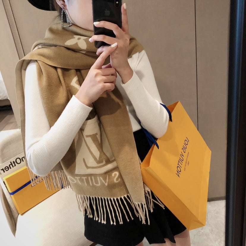 Top Quality LUV Scarf 011