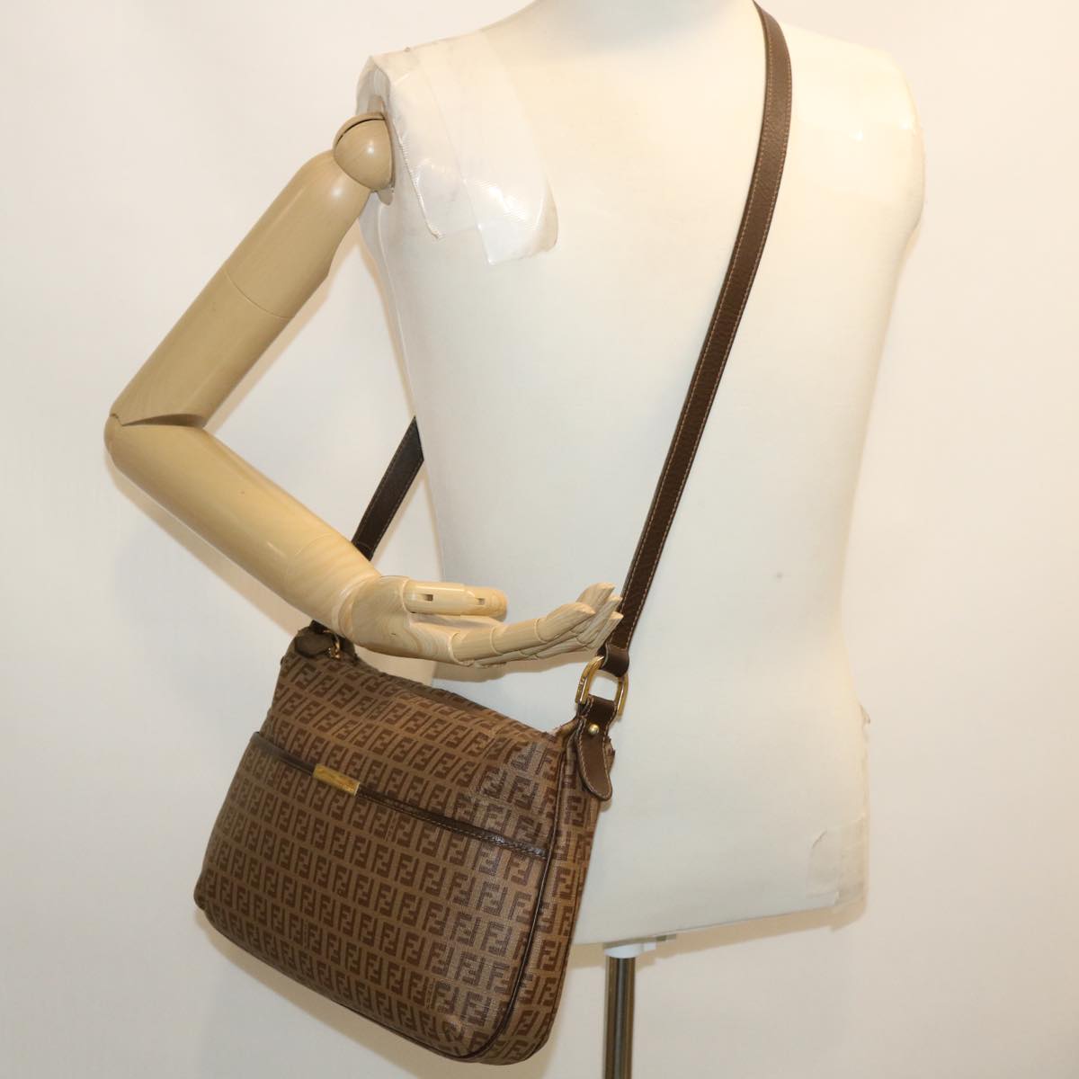 FENDI Zucchino Canvas Shoulder Bag Brown am2491g