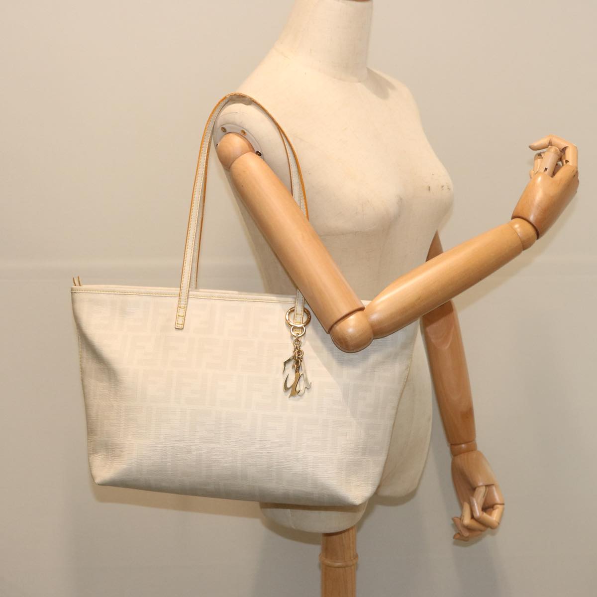 FENDI Zucca Canvas Tote Bag White hk1159