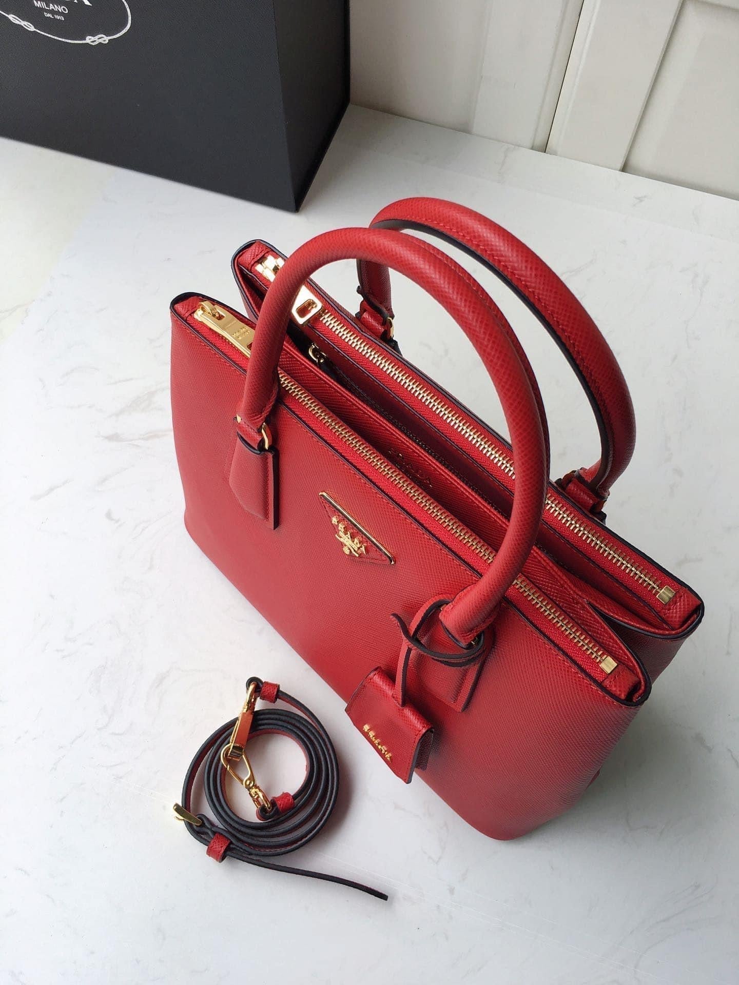 Prada Galleria Saffiano leather Medium bag