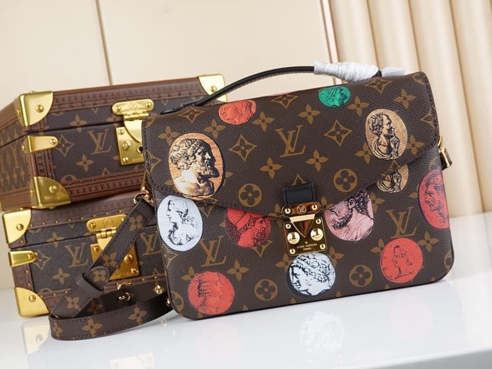 Louis Vuitton Pochette Metis bag