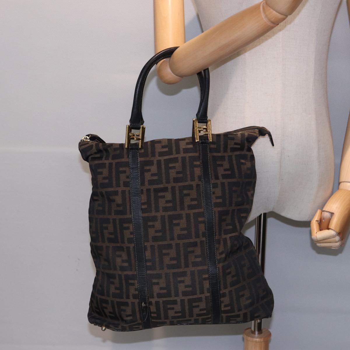 FENDI Zucca Canvas Hand Bag Brown Black mr305