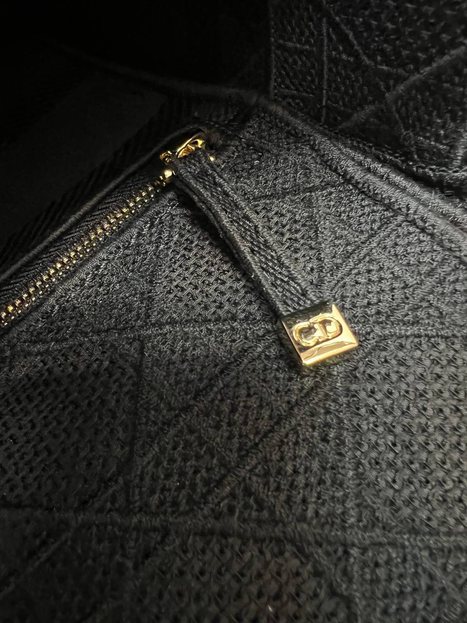 MEDIUM LADY D-LITE BAG Black Cannage embroidery