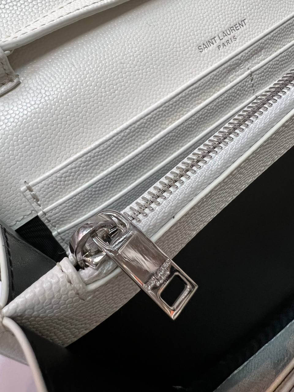 CASSANDRE MATELASSÉ CHAIN WALLET IN GRAIN DE POUDRE EMBOSSED LEATHER white