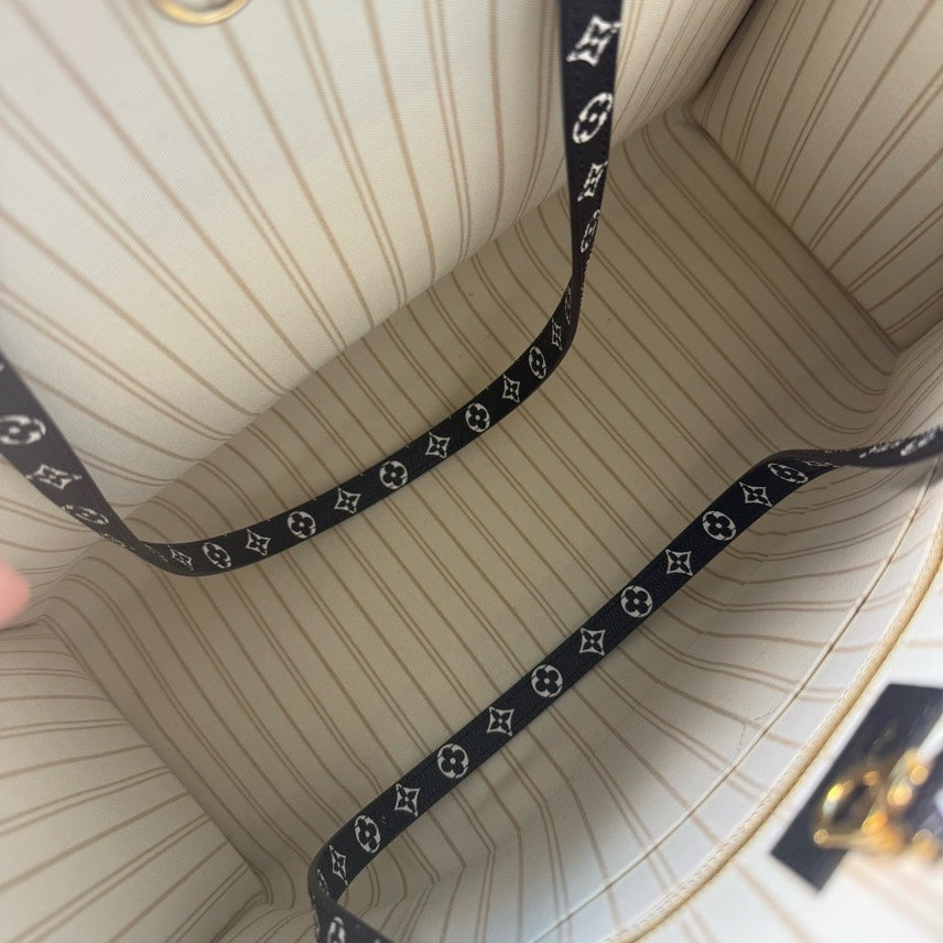 Louis Vuitton Onthego GM Limited Edition Cream White Beige Handbag