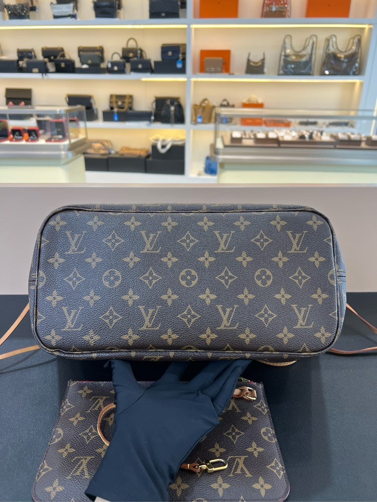 Louis Vuitton Neverfull MM Monogram Tote