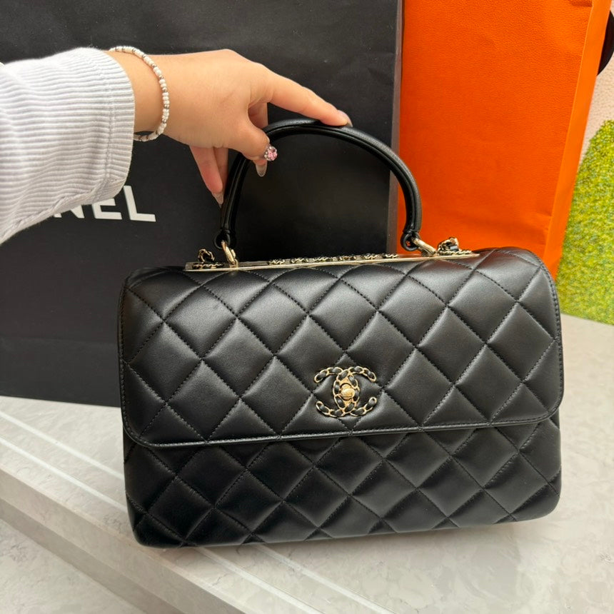 Pre-LOVED BIG DISCOUNT 🩷 Chanel Classic Black Quilted Leather Satchel Bag