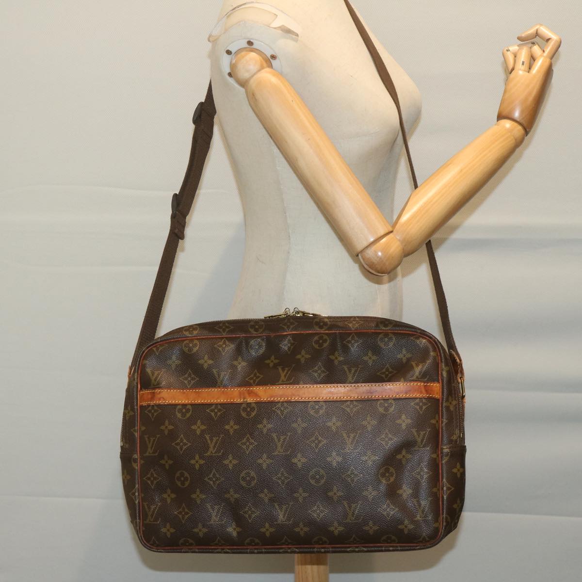 LOUIS VUITTON Monogram Reporter GM Shoulder Bag M45252 LV th4460