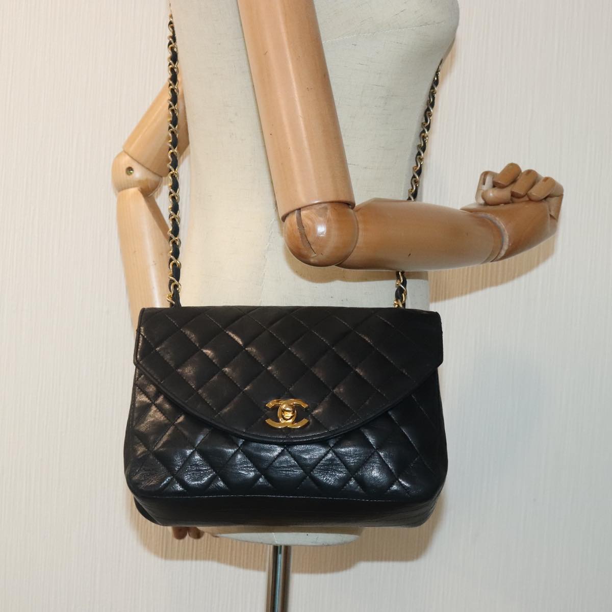 CHANEL Matelasse Turn Lock Chain Bag Lamb Skin Black Gold CC yk14979