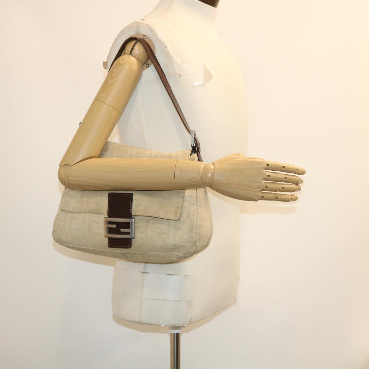 FENDI Mamma Baguette Shoulder Bag Canvas Beige yk4541