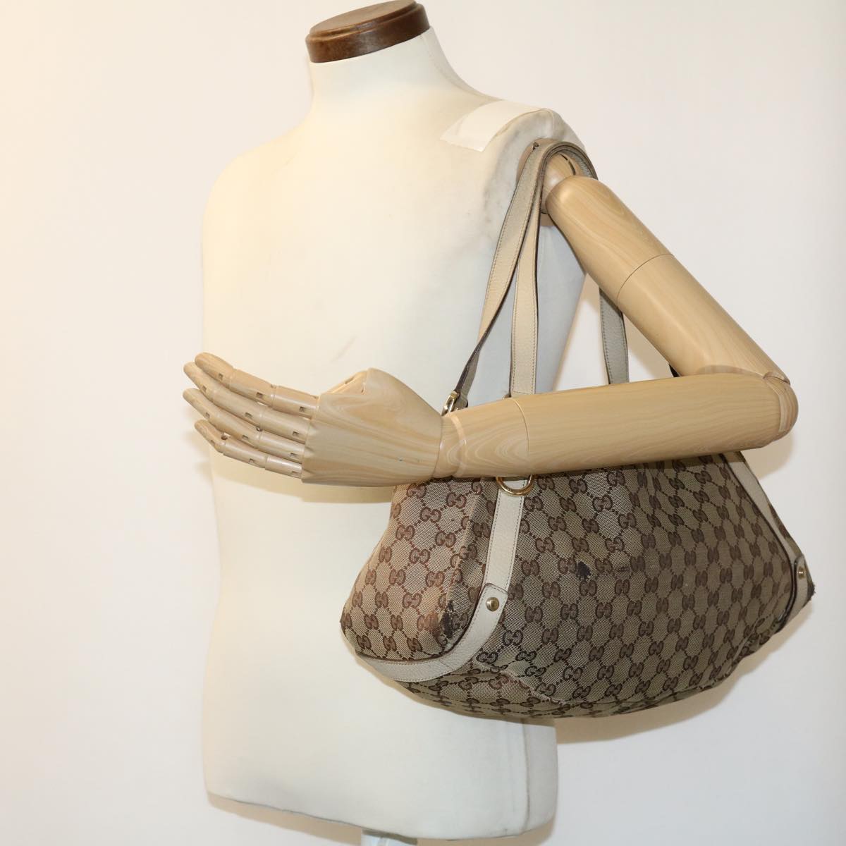 GUCCI GG Canvas Shoulder Bag Beige 130736 yt927
