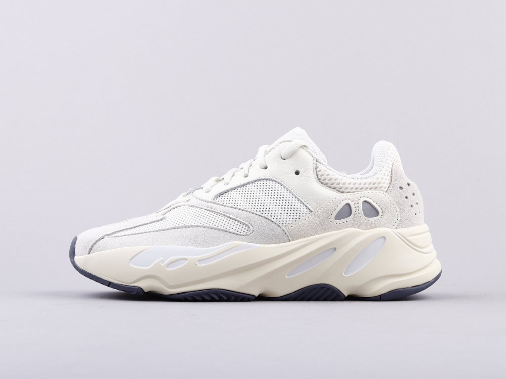 GLM - Yzy 700 Analog Beige Sneaker