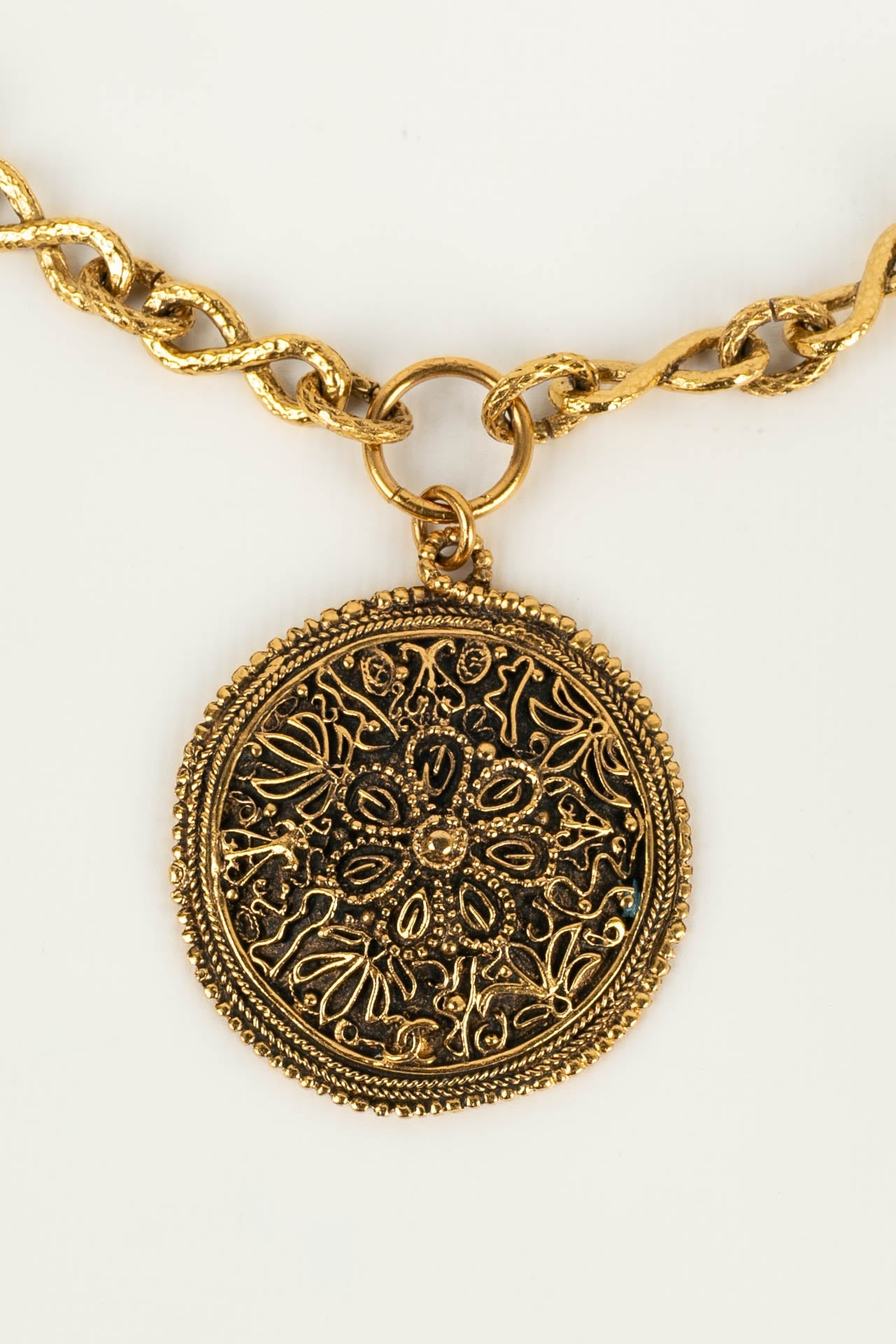 Collier mÃƒÆ’Ã‚Â©daillon Chanel 1986
