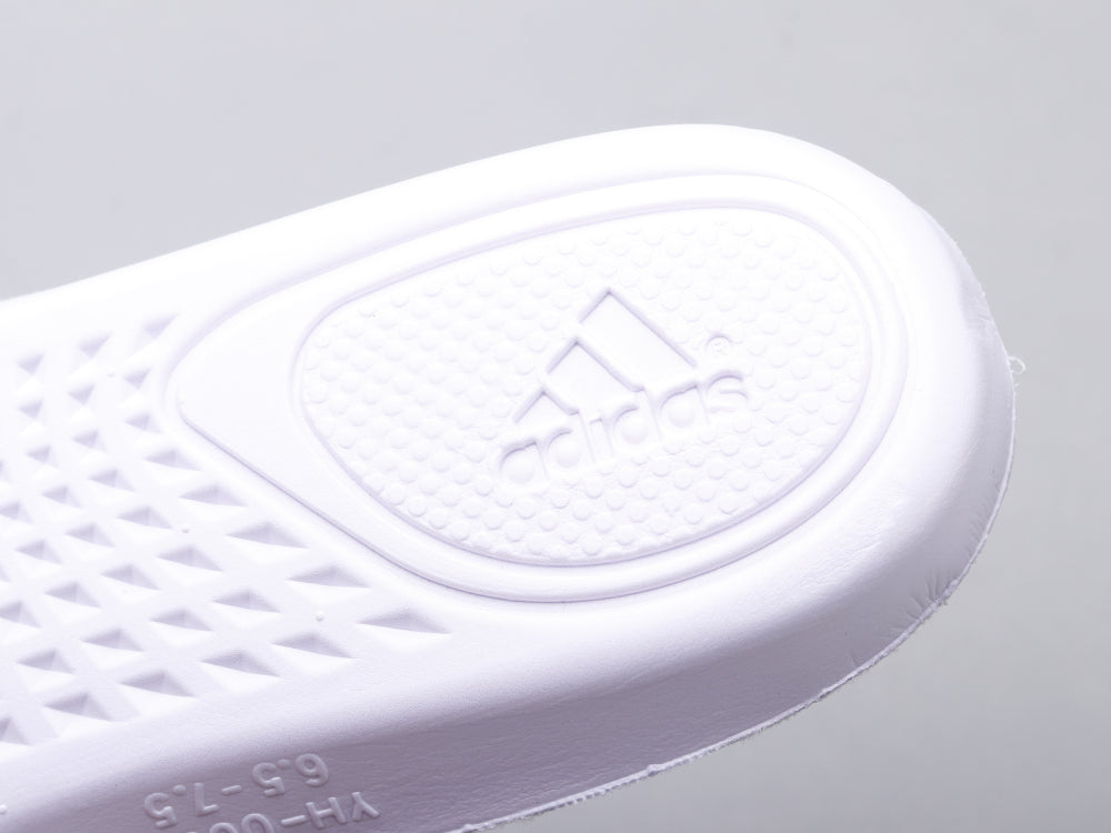 GLM - Yzy 380 Alien Sneaker