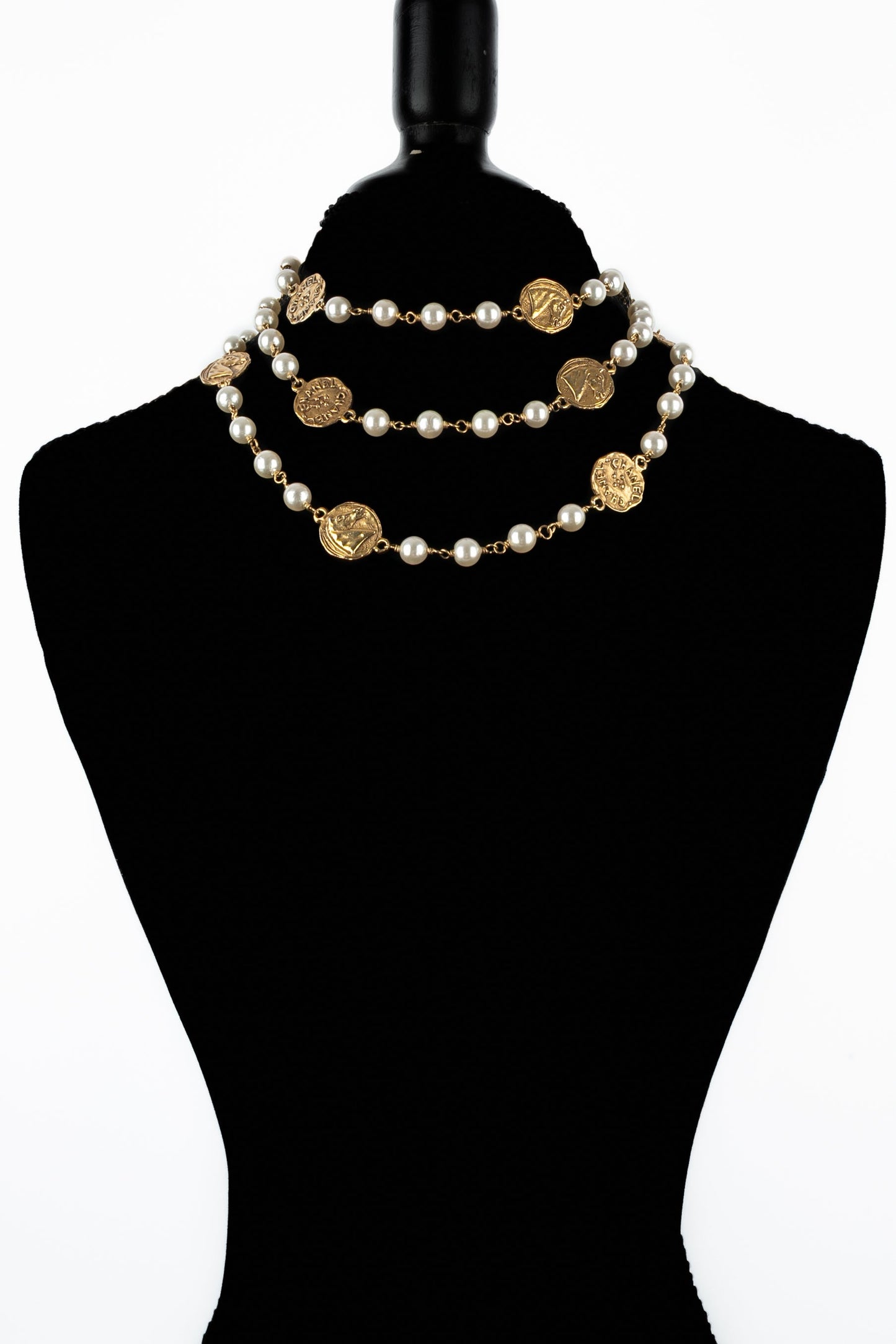 Collier de perles Chanel