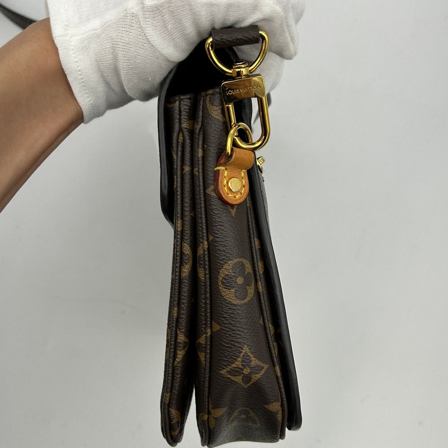 LOUIS VUITTON Monogram Pochette Metis 2101218434705