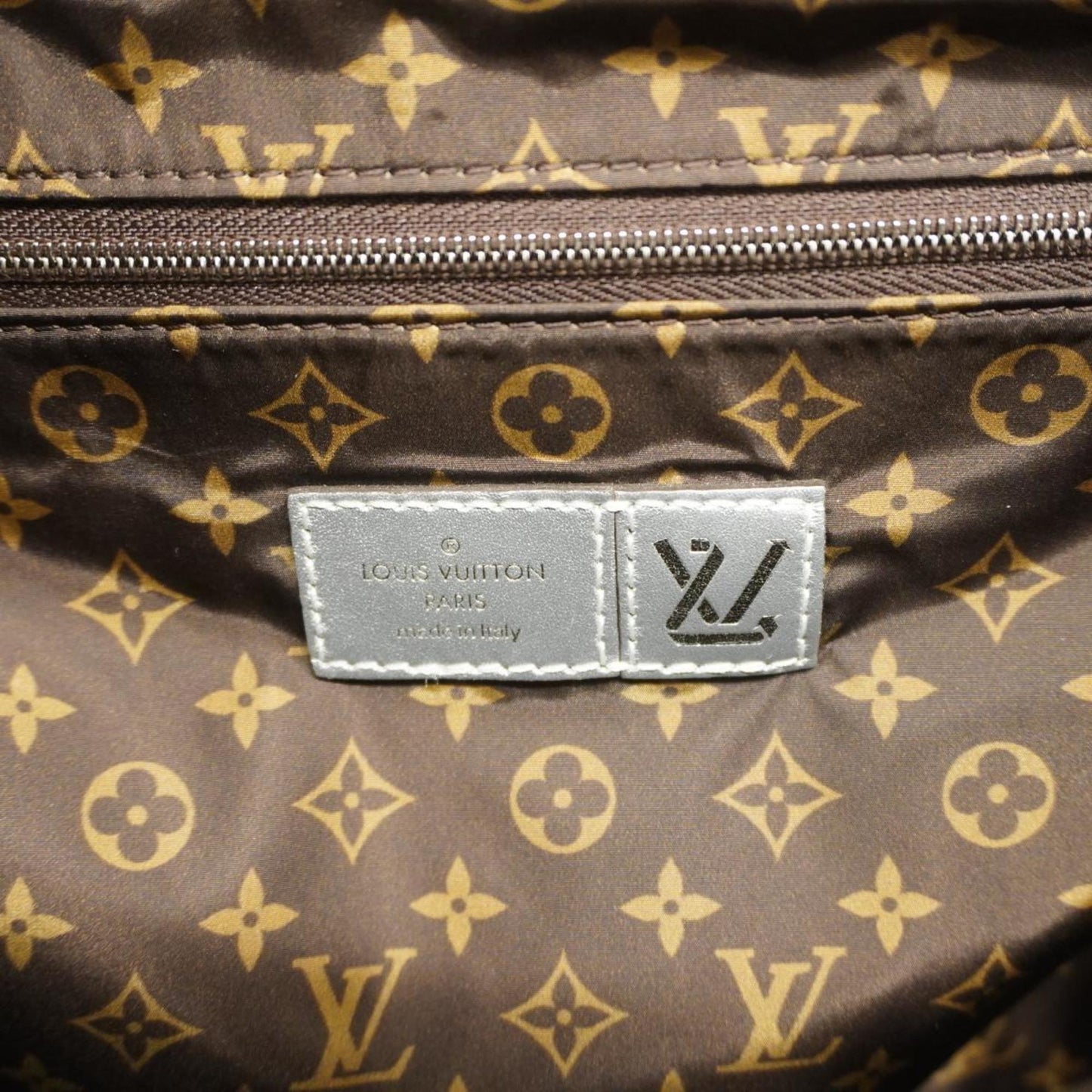 Louis Vuitton Onthego  Synthetic Tote Bag ()