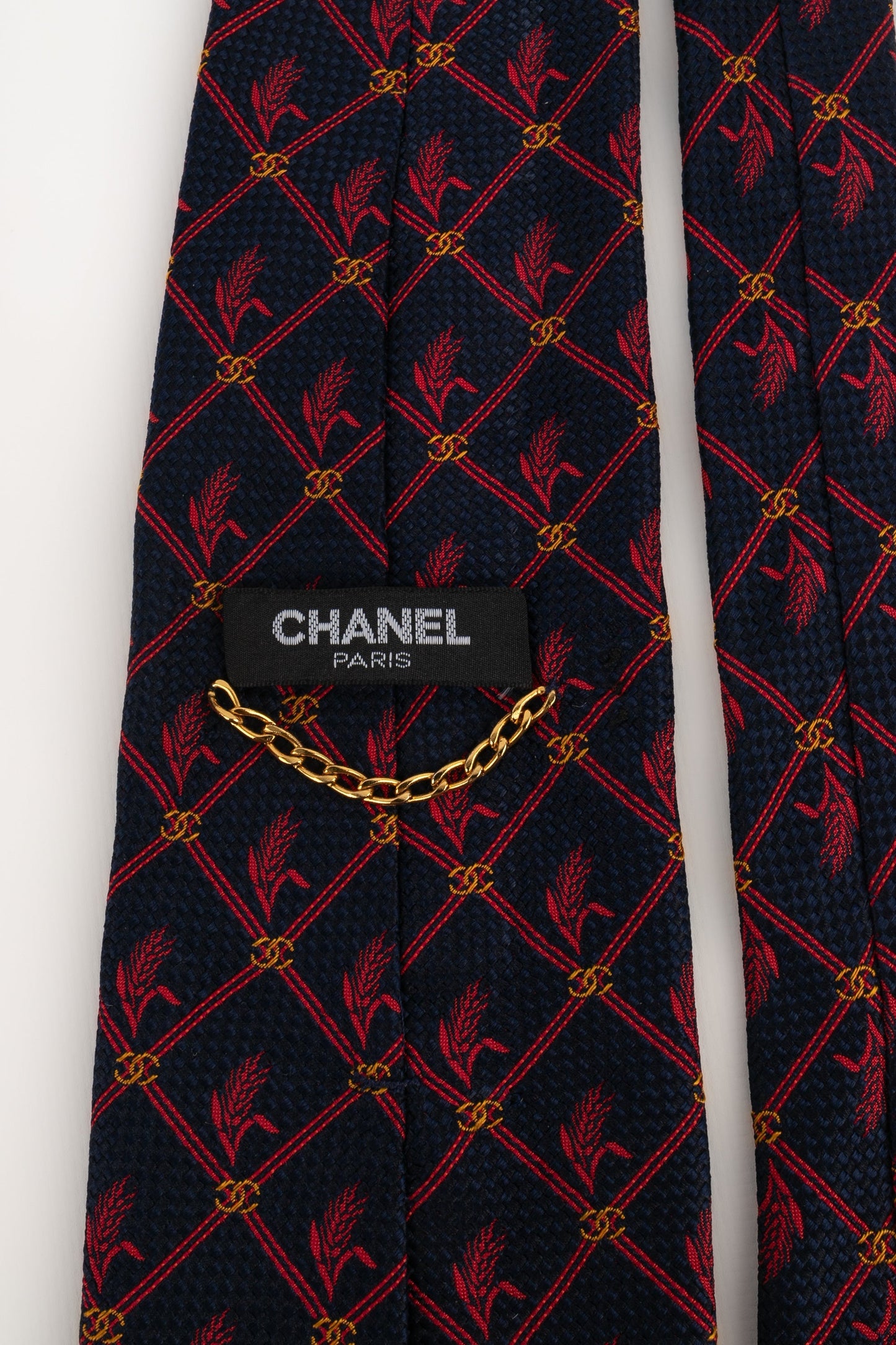 Cravate bleue Chanel