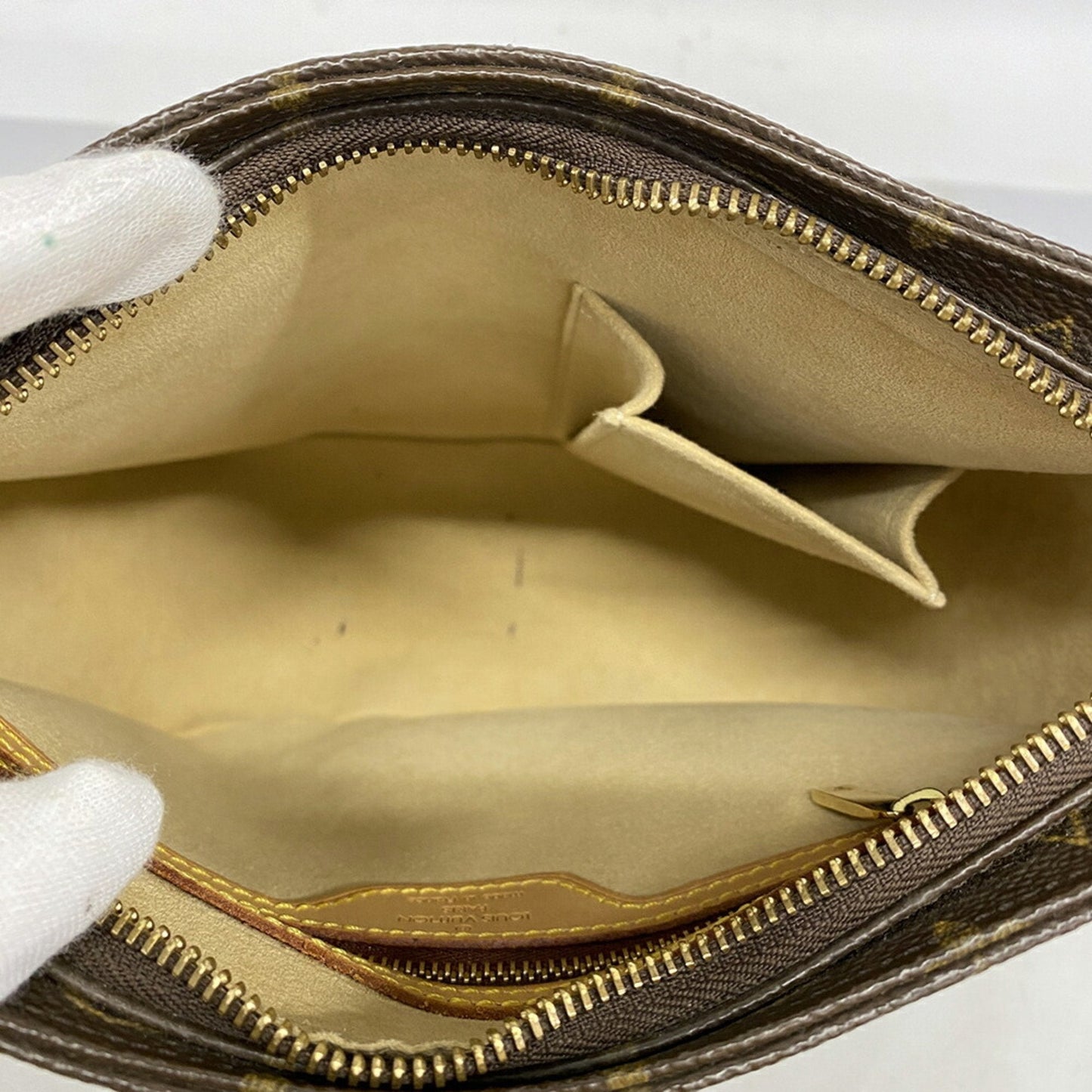 Louis Vuitton Looping Mm  Canvas Shoulder Bag ()