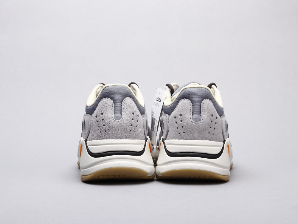 GLM - Yzy 700 Magnet Sneaker