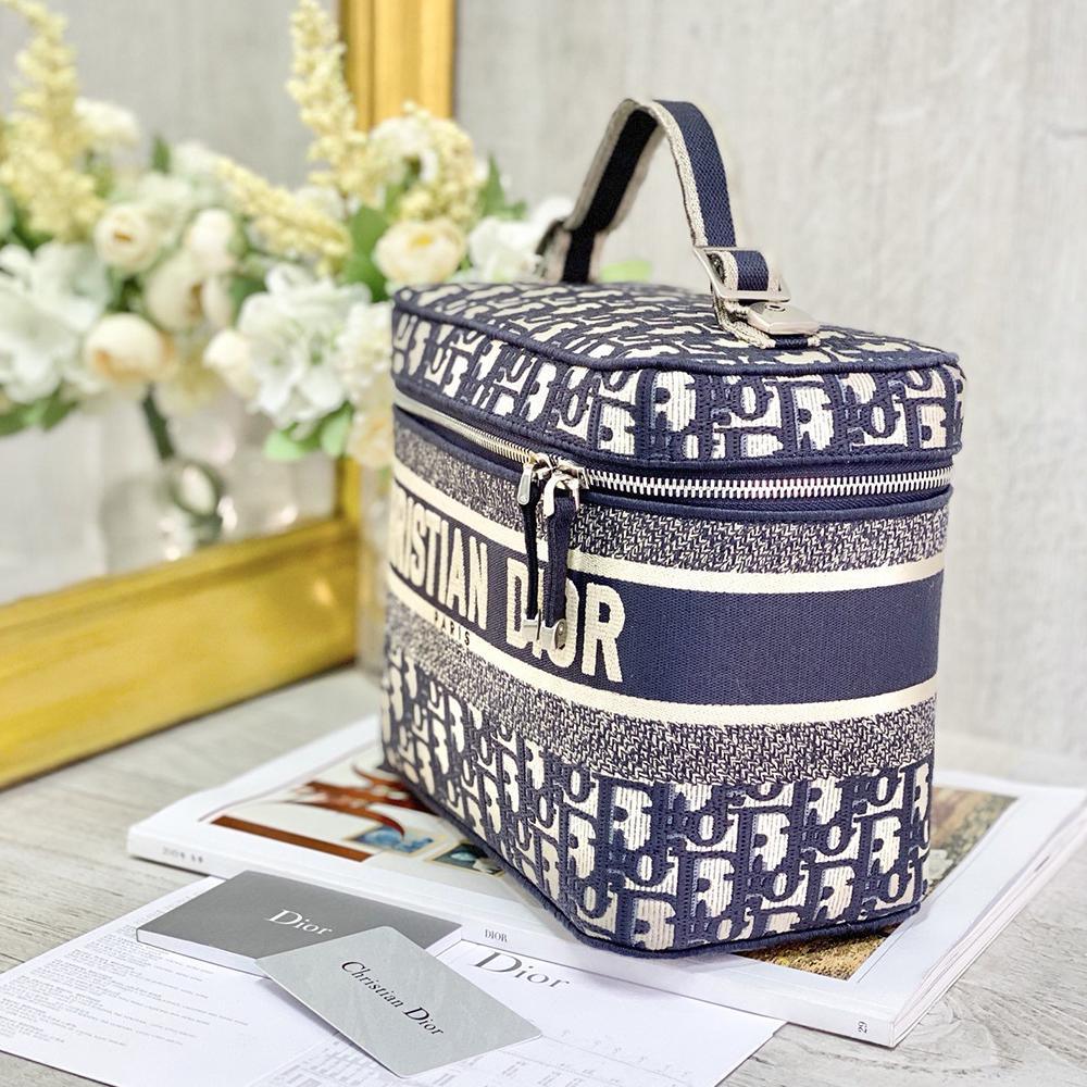DIORTRAVEL VAN CASE