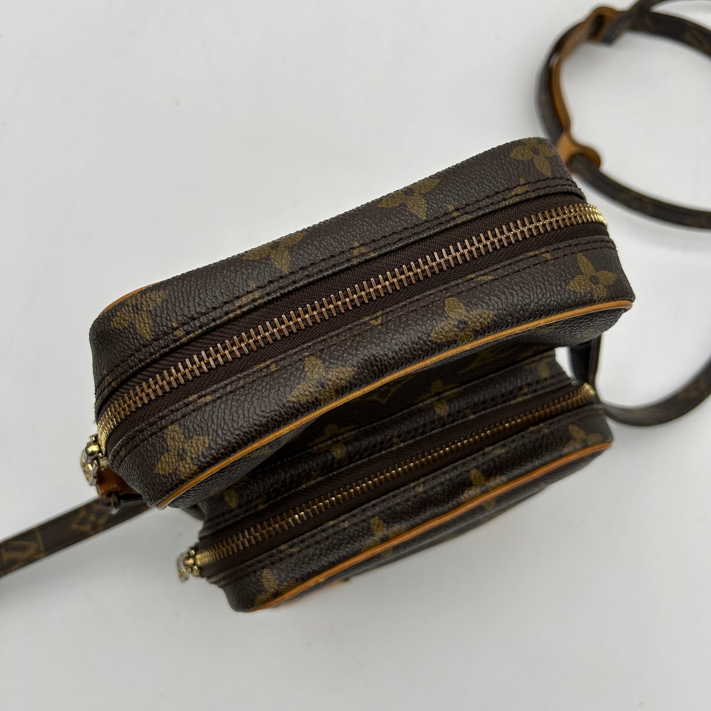 Louis Vuitton Monogram Brown Canvas Amazon Shoulder Bag Medium