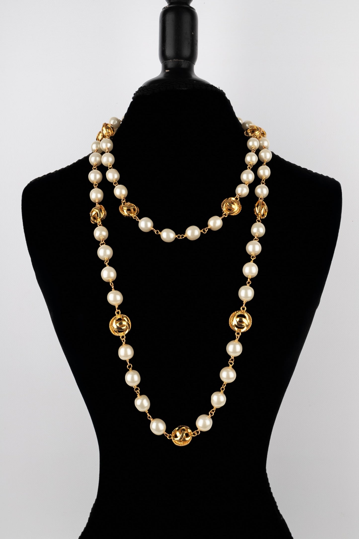 Collier de perles Chanel