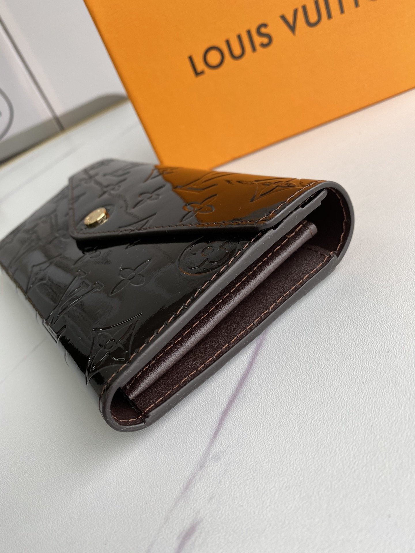 GLM - Top Quality Wallet LUV 003