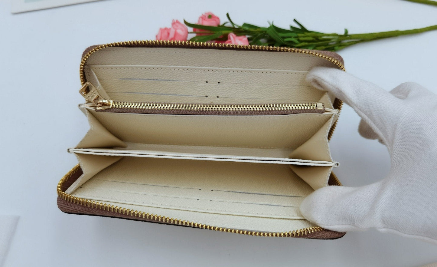 GLM - Top Quality Wallet LUV 002